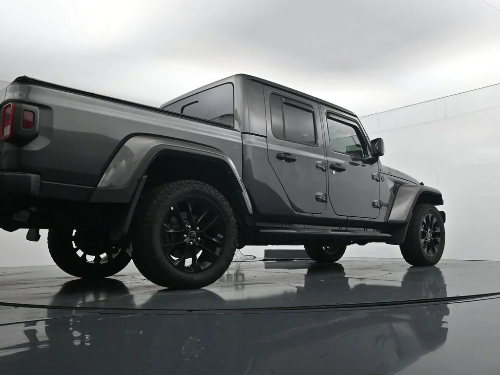 Used 2025 Gray Jeep Nighthawk image 37