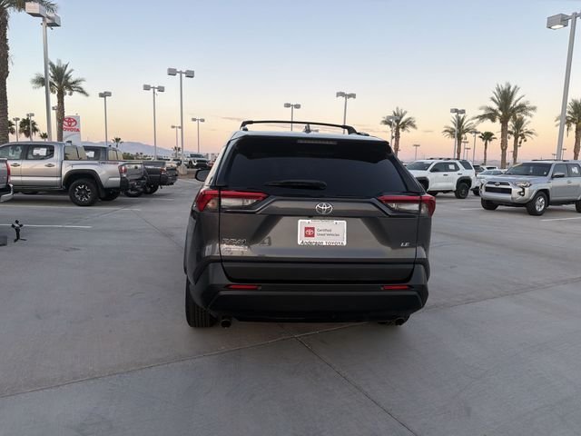 2021 Toyota RAV4 LE - Photo 6
