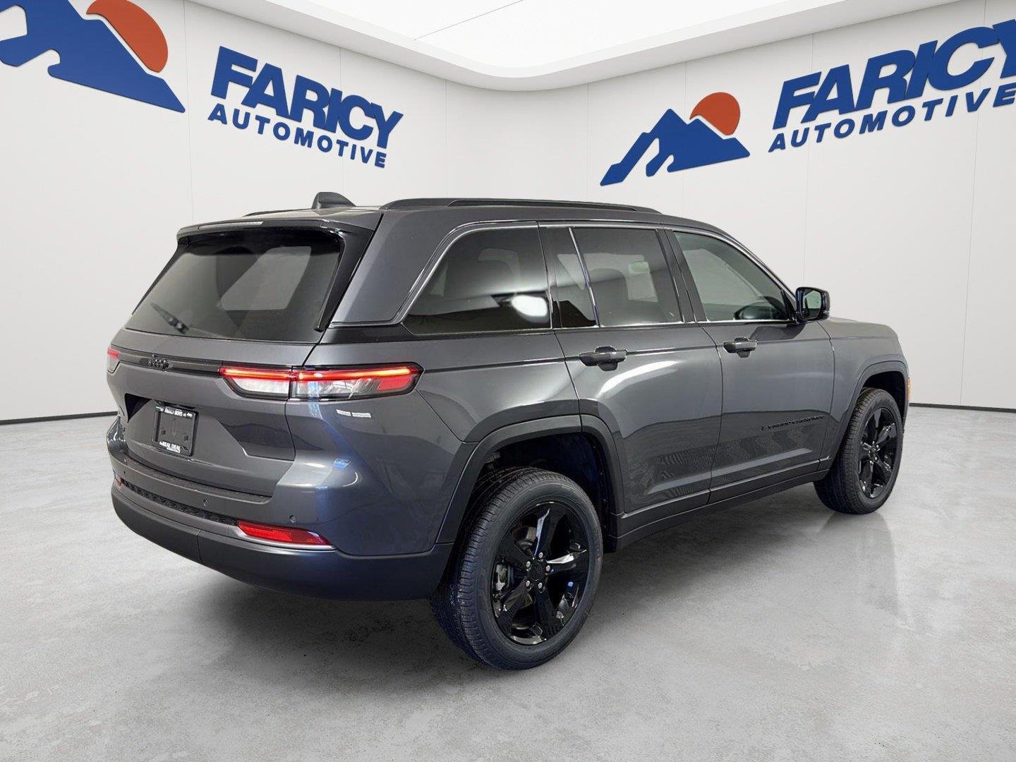 New 2026 Baltic Gray Metallic Clear-Coat Exterior Paint Jeep Limited image 4