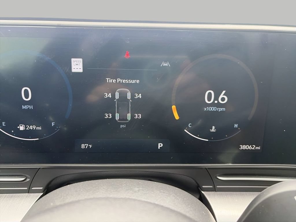 Used 2024  Hyundai SEL image 24