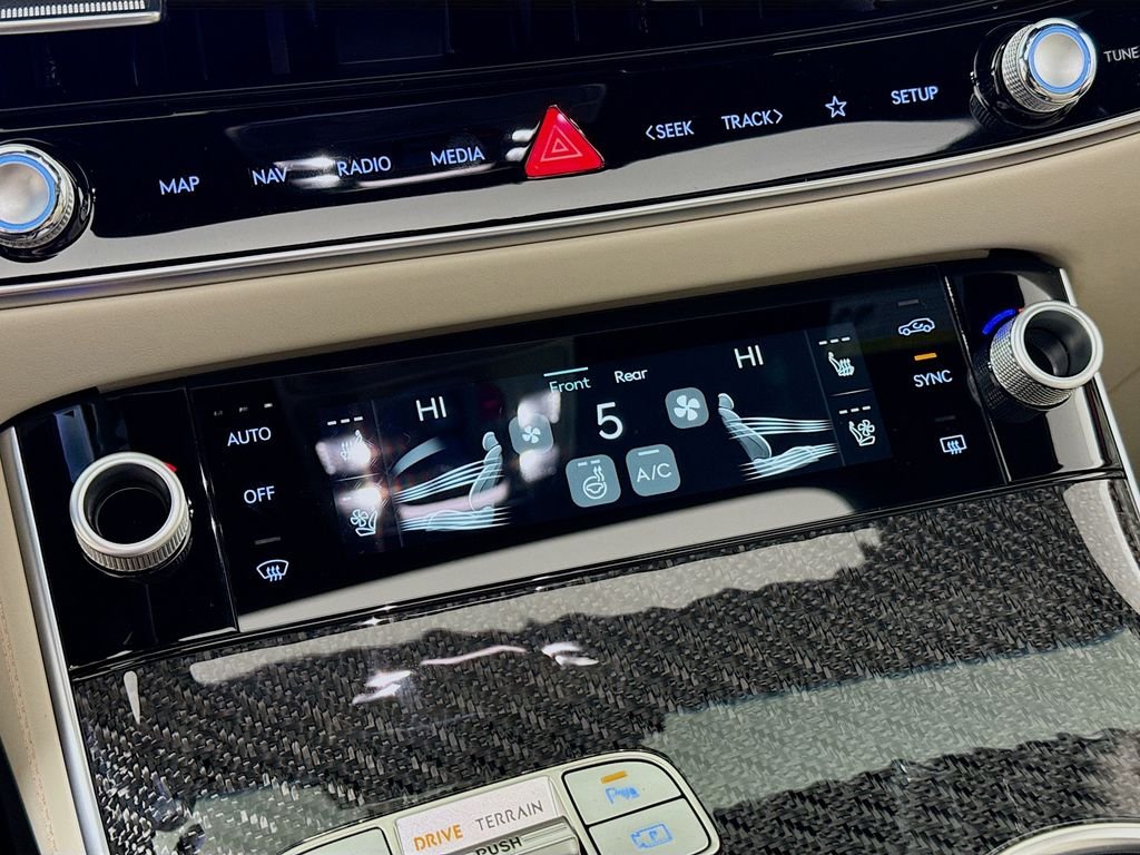 2026 GENESIS GV70 Sport Prestige - Photo 16