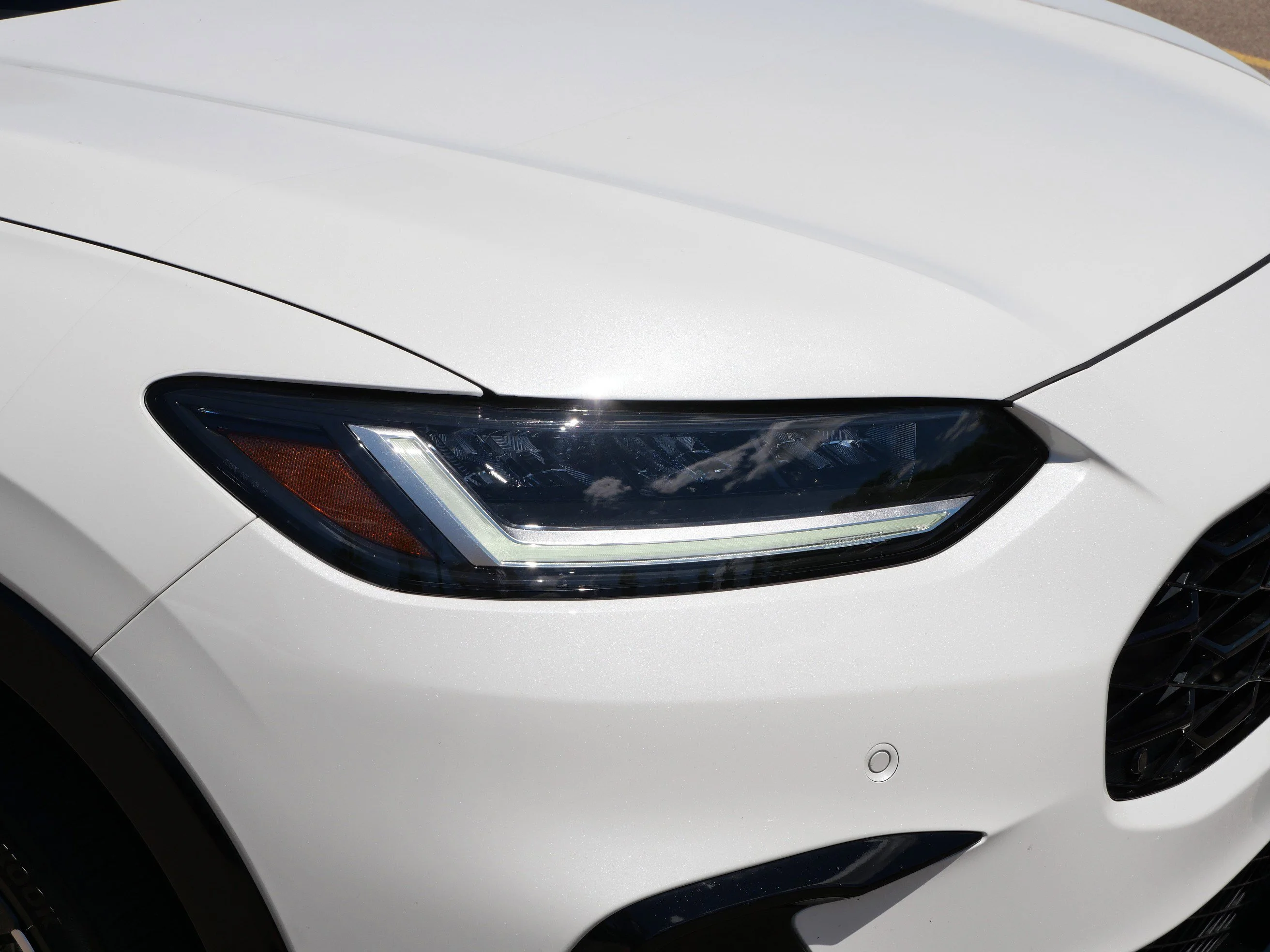 Used 2024 Platinum White Pearl Honda EX-L image 16