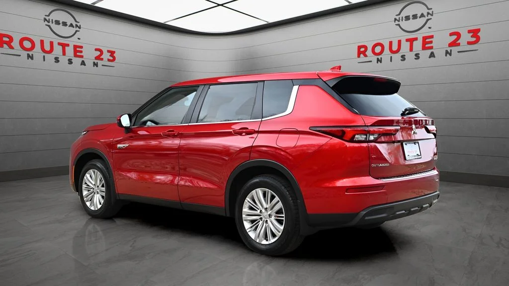 Used 2024 Red Mitsubishi ES image 8