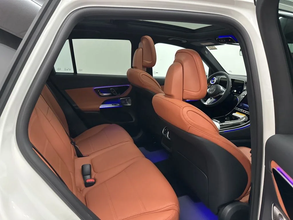 Used 2026 White Mercedes-Benz GLC 300 image 24