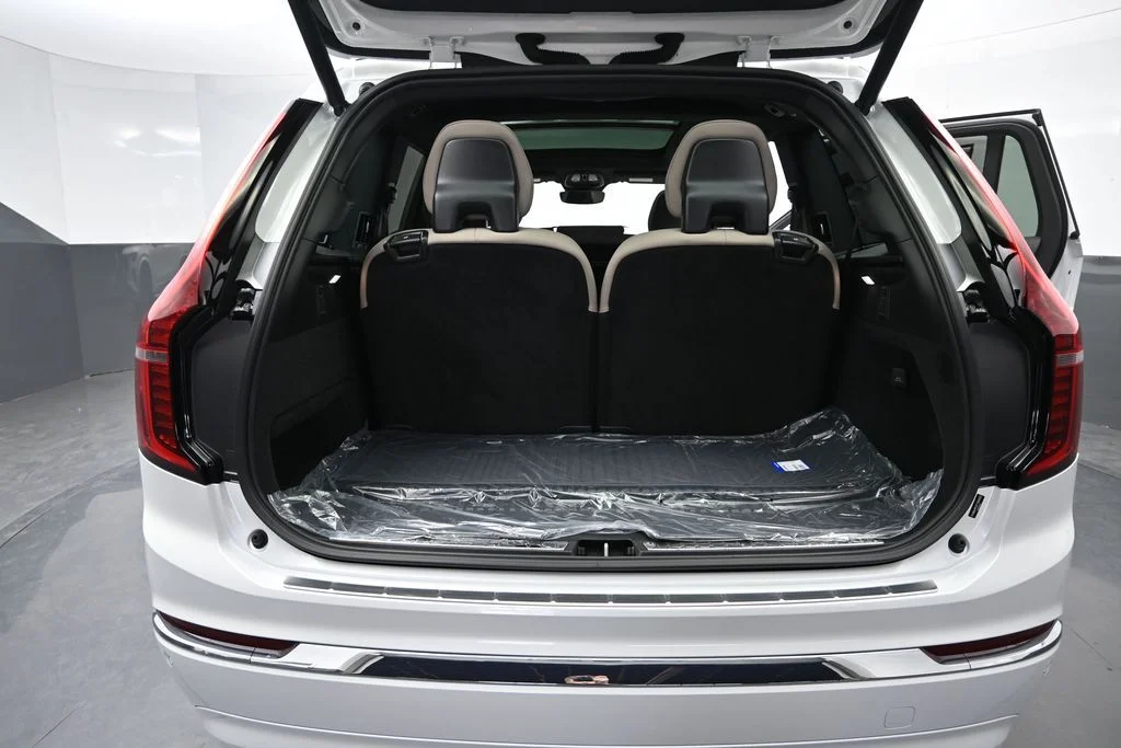 New 2026 Crystal White Volvo Plus image 15