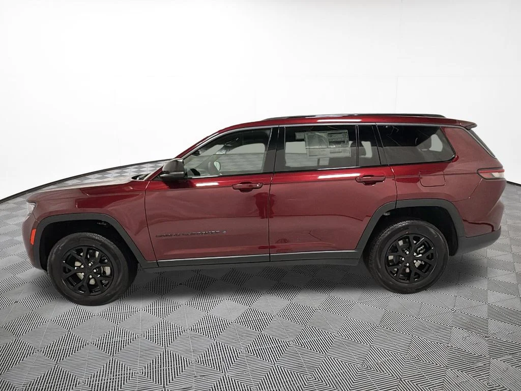 New 2026 Velvet Red Pearl-Coat Exterior Paint Jeep Altitude image 2