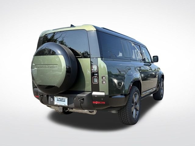 New 2026 Woolstone Green Land Rover X-Dynamic SE image 8