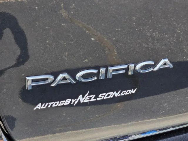 Used 2023 Black Chrysler Touring L image 18