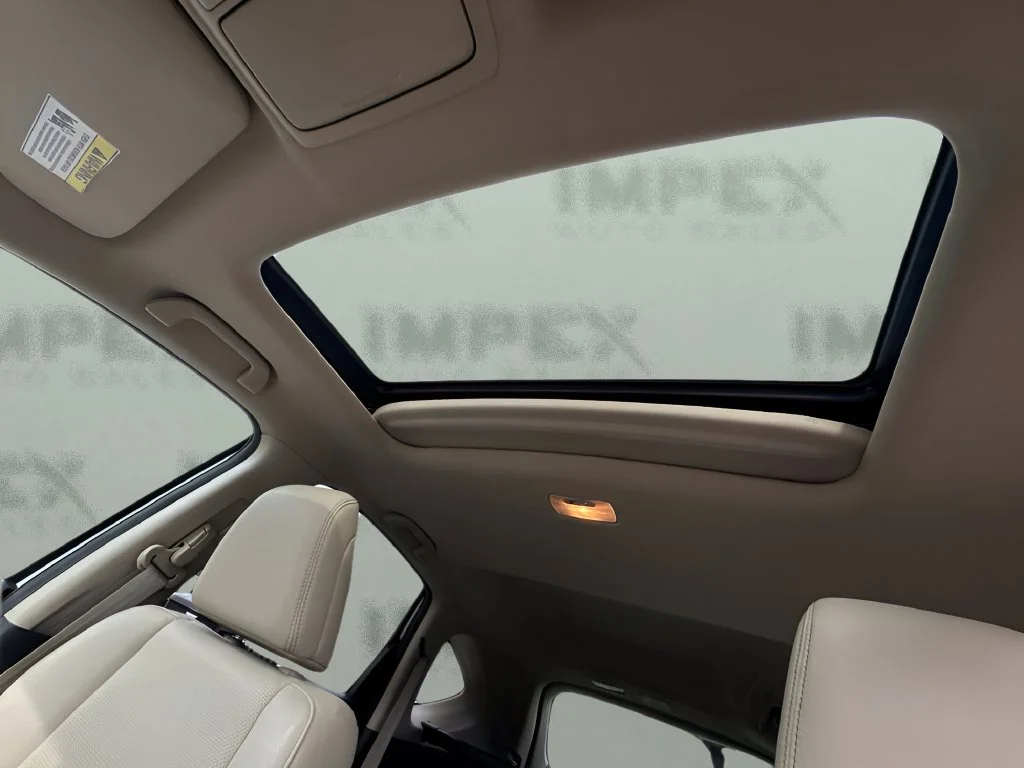 Used 2016  Honda Touring image 11