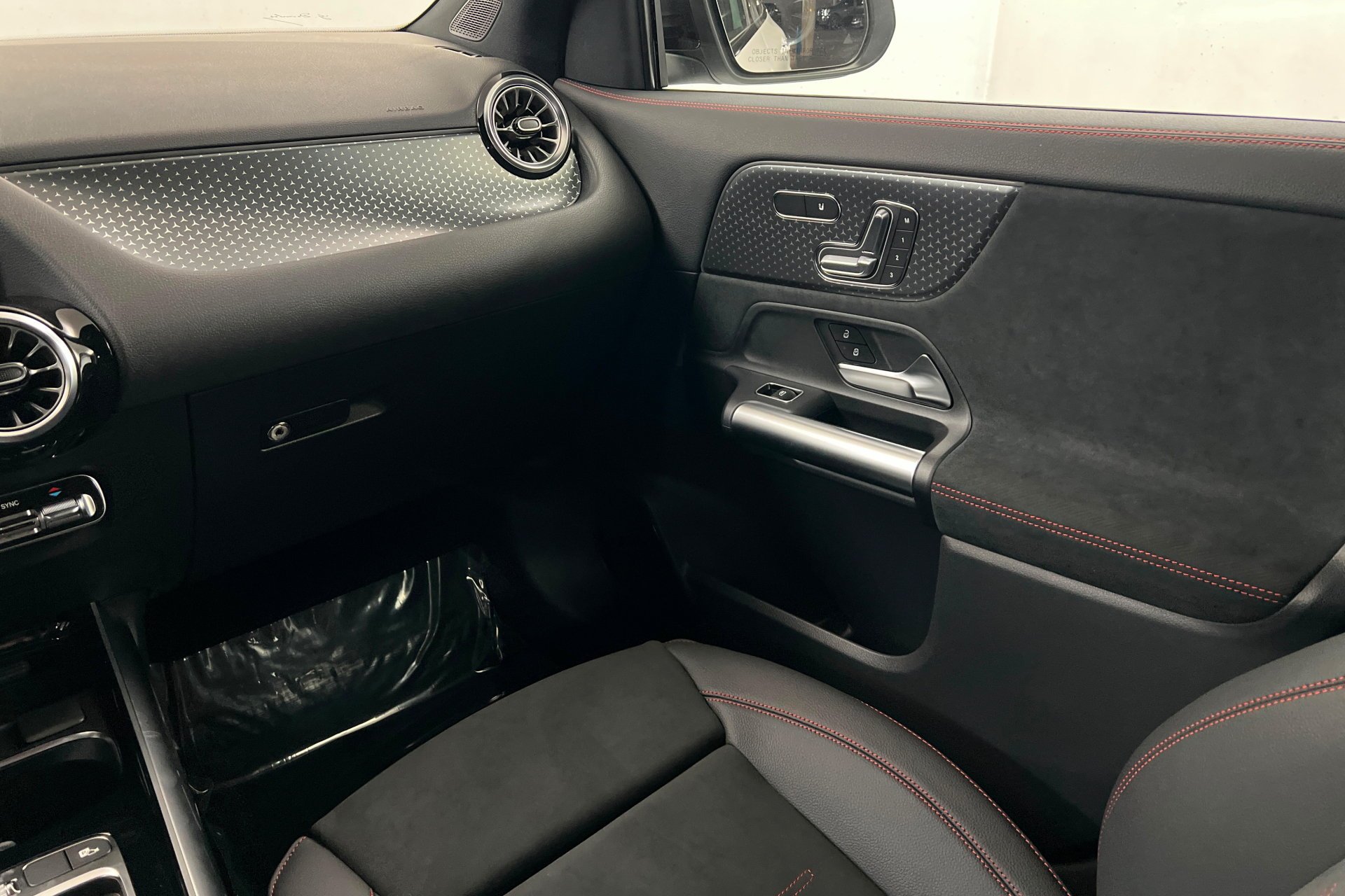 New 2026 Polar White Mercedes-Benz GLA 250 image 11