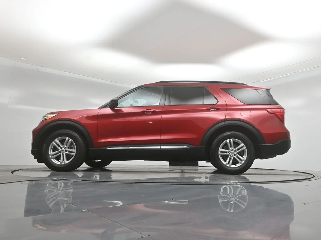 Used 2023 Red Ford XLT image 50