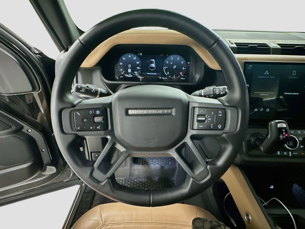 Used 2026 Black Land Rover X-Dynamic SE image 12