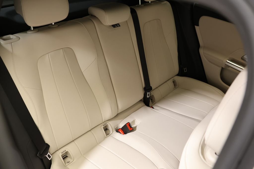 Used 2026 Polar White Mercedes-Benz GLA 250 image 53