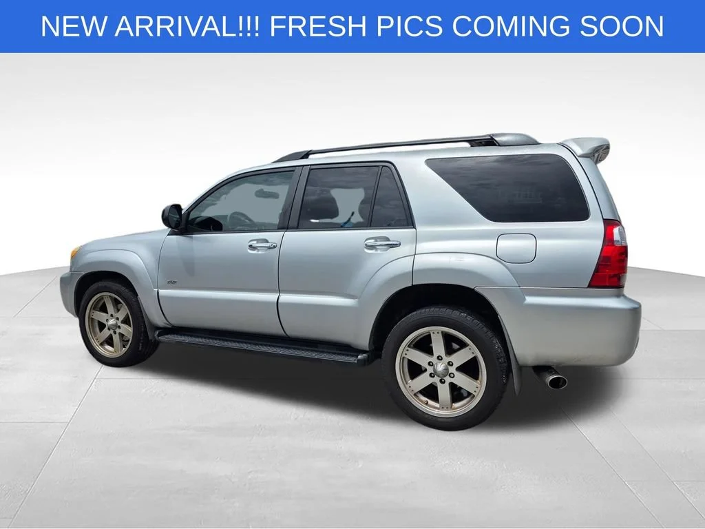 Used 2008 Silver Toyota Sport V6 image 4