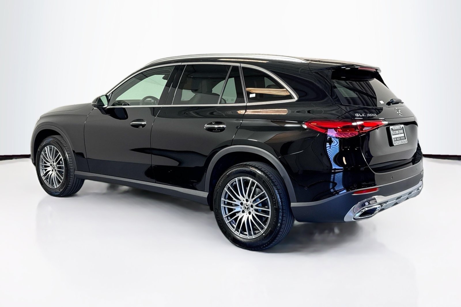 New 2026 Black Mercedes-Benz GLC 300 image 4