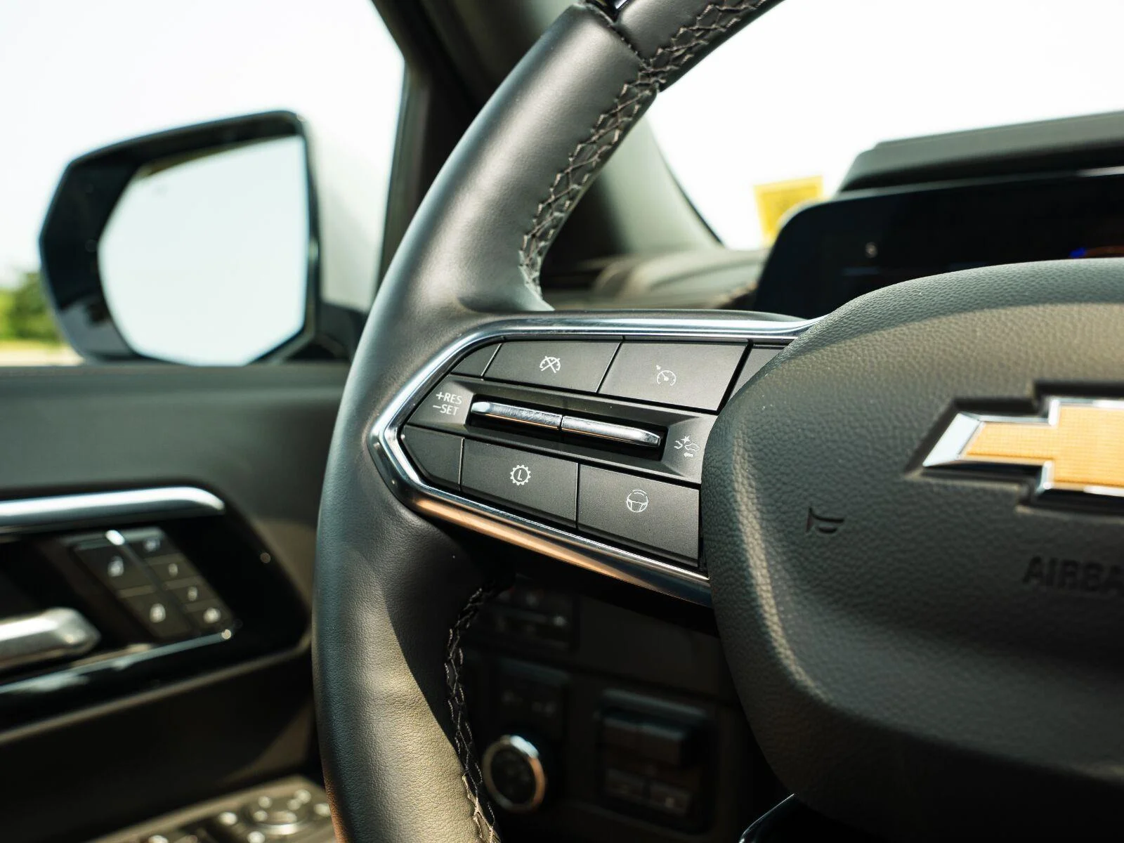 Used 2025 Sterling Gray Metallic Chevrolet High Country image 40