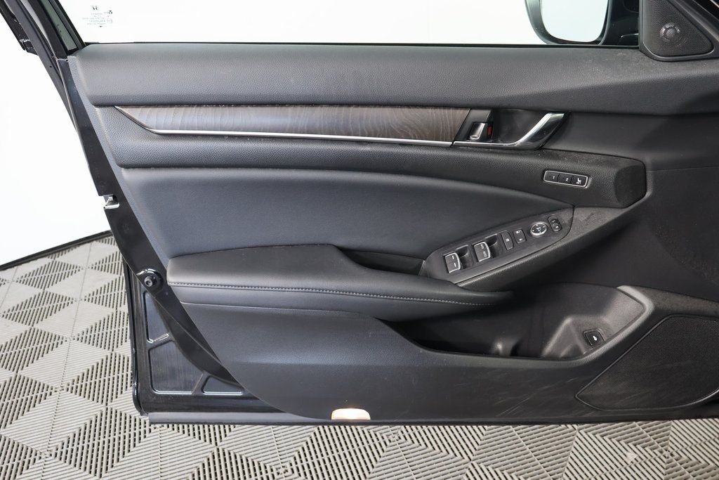 2022 Honda Accord Hybrid Touring - Photo 10