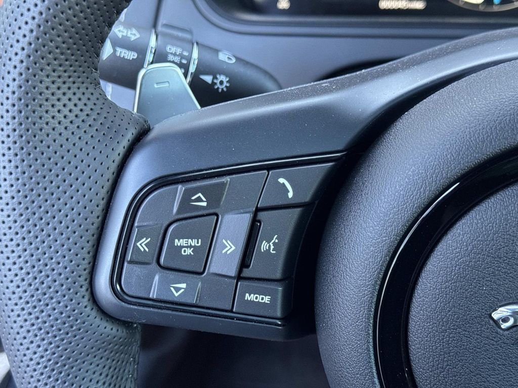 2024 Jaguar F-Type R75 - Photo 26