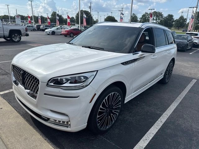Used 2023 White Lincoln Black Label image 1