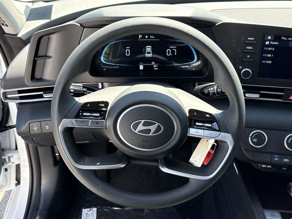 New 2026 White Hyundai SE image 16