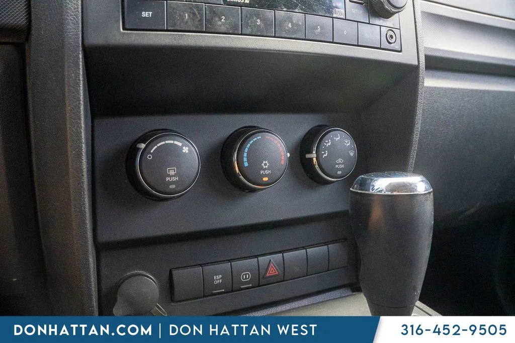 Used 2007 Black Dodge SXT image 8