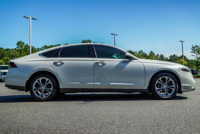 Used 2023 White Honda EX image 6