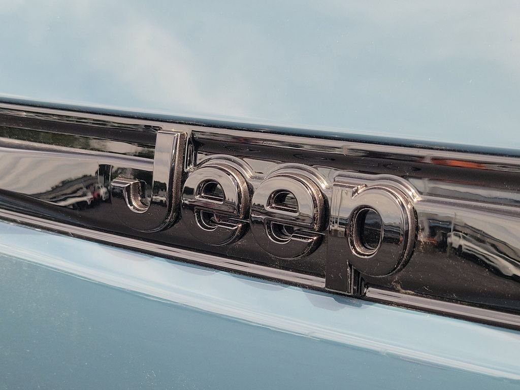 New 2026 Steel Blue Exterior Paint Jeep Limited Reserve image 6