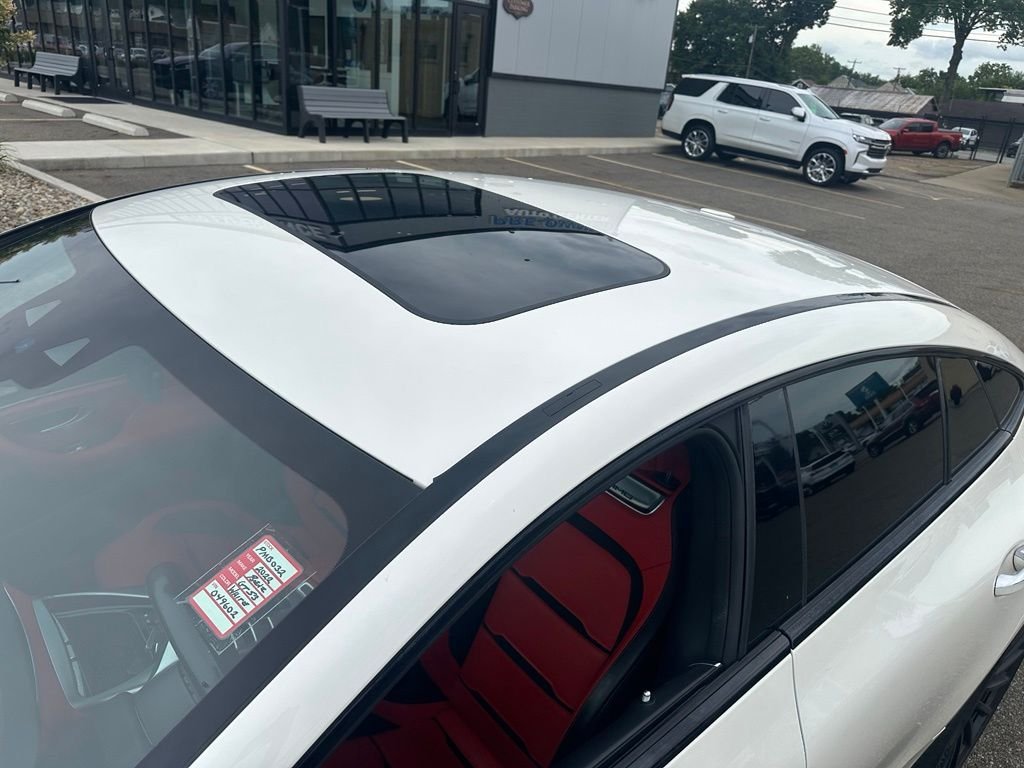 Used 2022 White Mercedes-Benz Base image 9