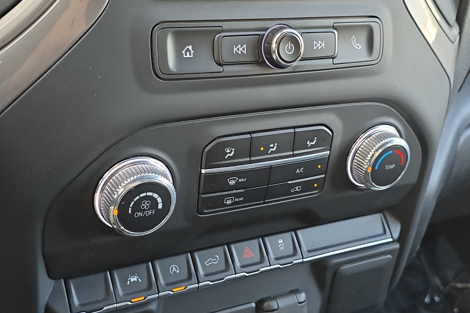 Used 2023  GMC Pro image 18