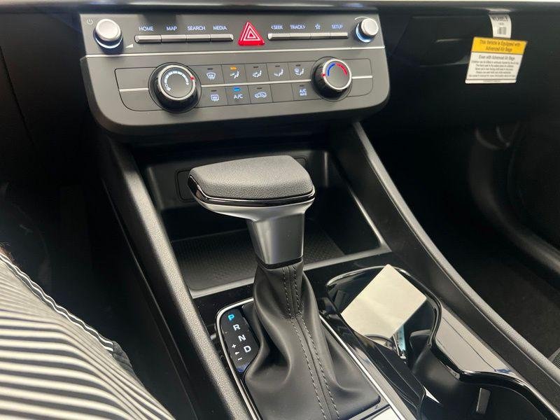 New 2026 White Hyundai SE AWD image 27