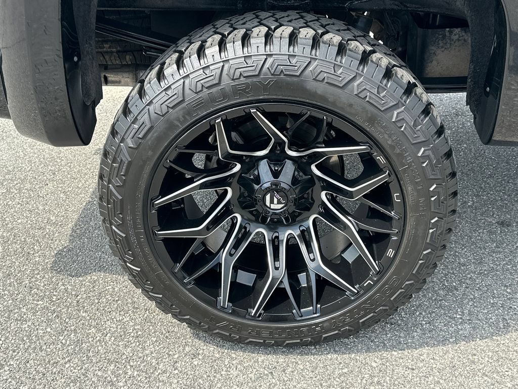 Used 2023 Onyx Black GMC Denali Ultimate image 17
