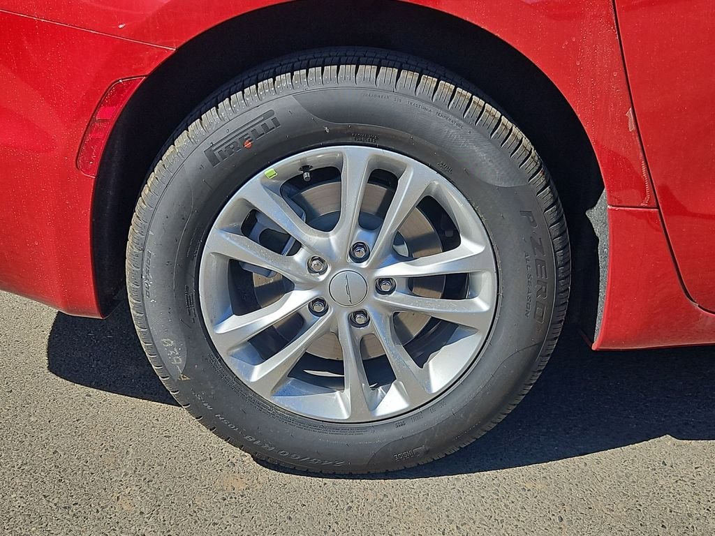 New 2027 Red Hot Pearl-Coat Exterior Paint Chrysler Select image 9