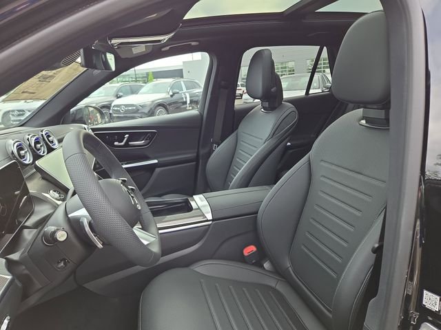 New 2026 Black Mercedes-Benz GLC300 image 22