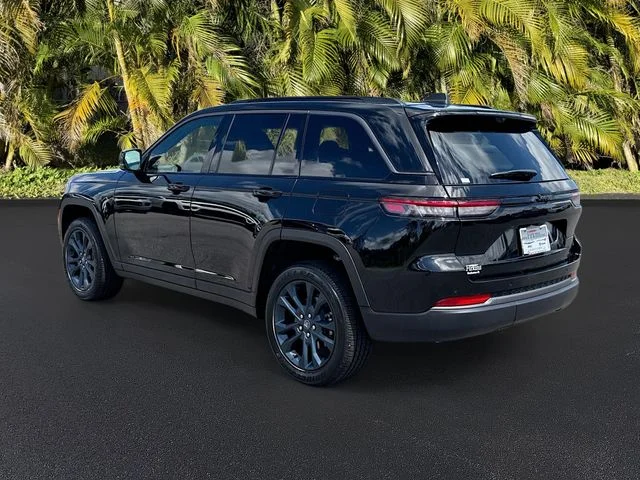 New 2026 Diamond Black Crystal Pearl-Coat Exterior Paint Jeep  image 3