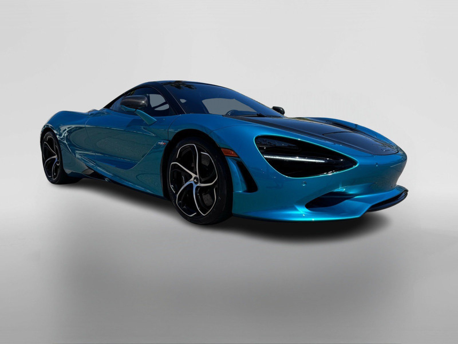 Used 2024 Belize Blue McLaren coupe image 8