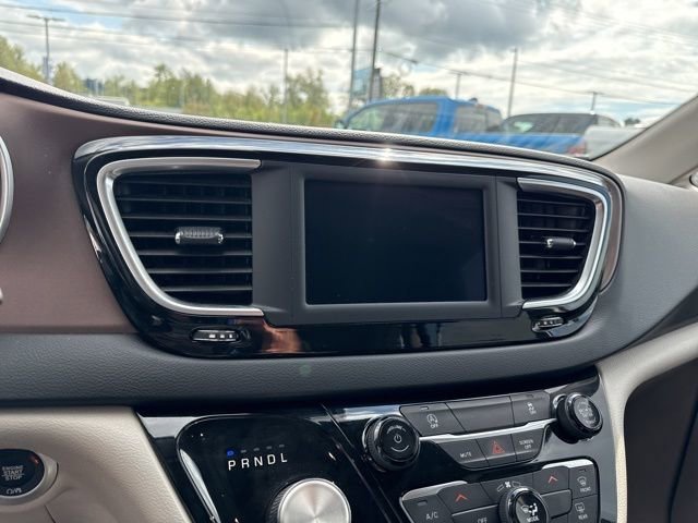 Used 2023 Velvet Red Pearlcoat Chrysler LX image 23