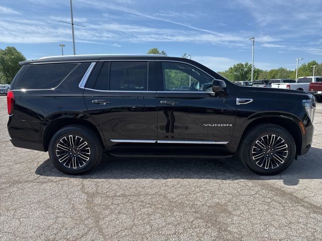 Used 2025 Onyx Black GMC Elevation image 4
