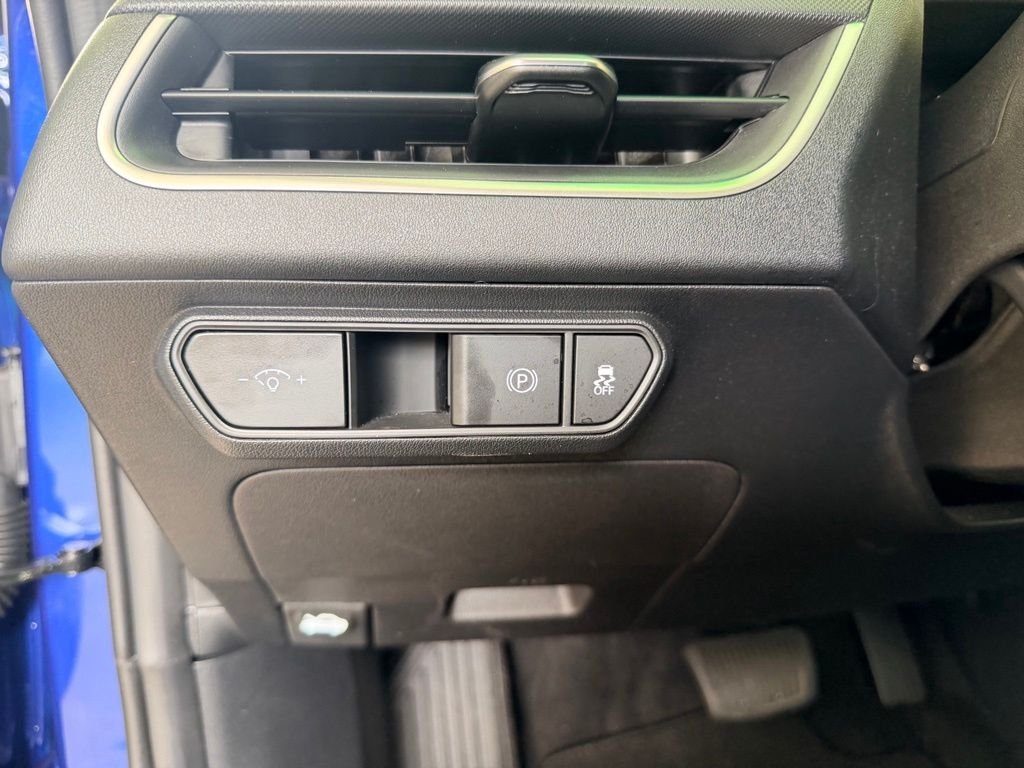 Used 2025 Blue Kia LXS image 17