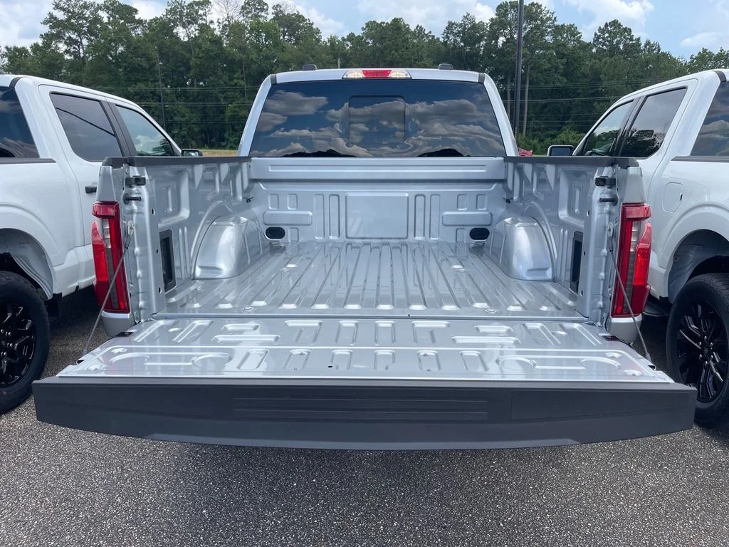 New 2026 Iconic Silver Metallic Ford XLT image 11