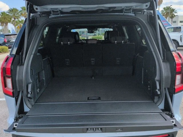New 2026 Glacier Gray Metallic Tri-Coat Ford MAX King Ranch® image 13