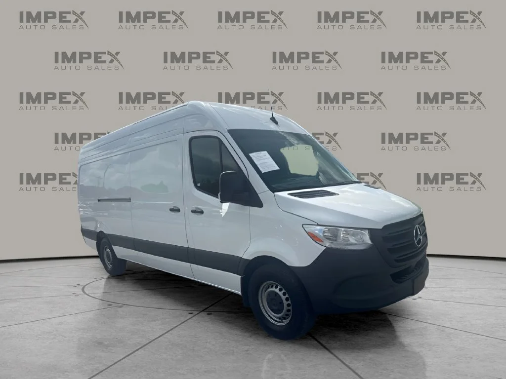 Used 2025 White Mercedes-Benz Cargo 170 WB image 7