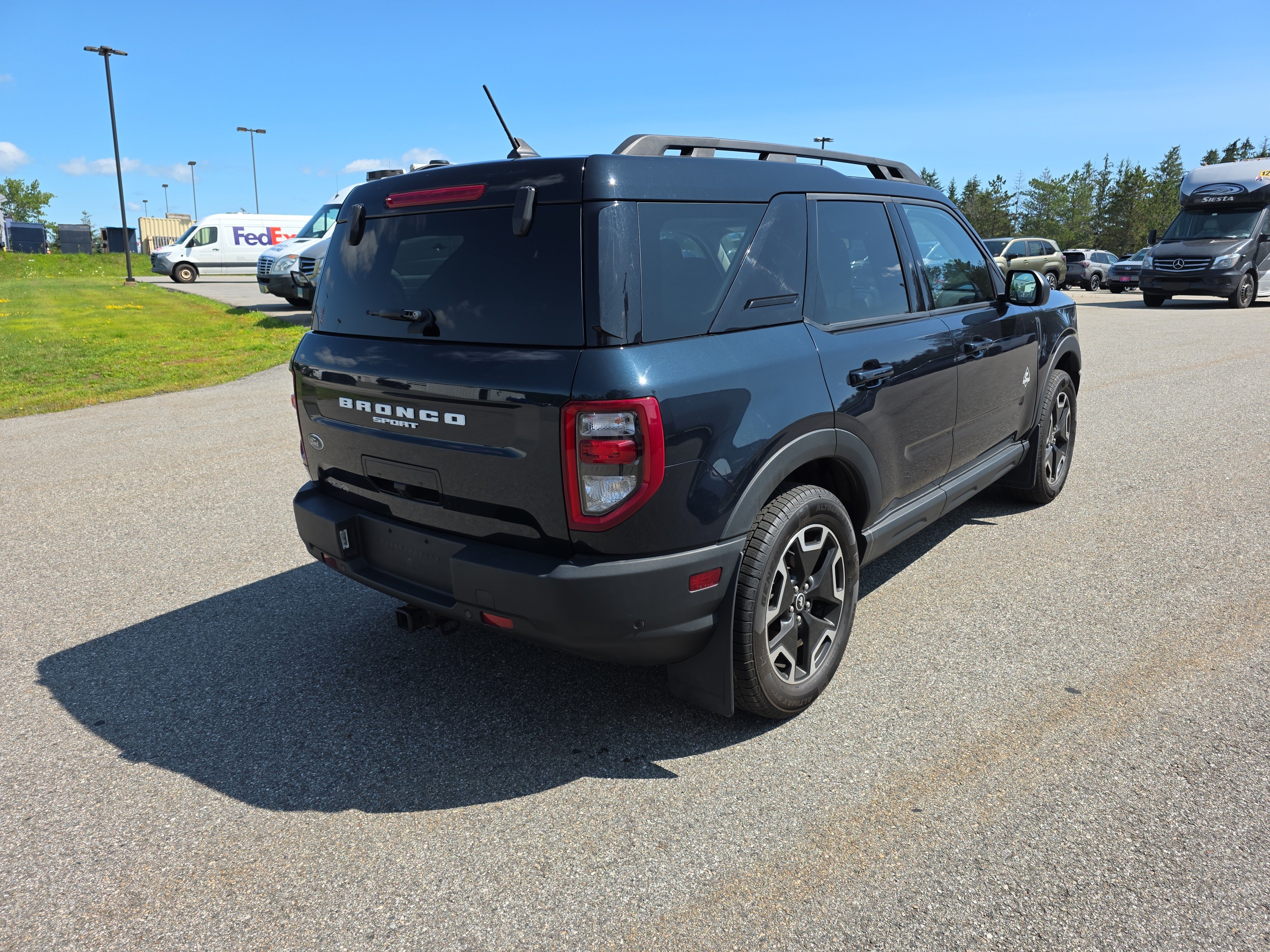 Used 2023 Alto Blue Metallic Tinted Clearcoat Ford Outer Banks image 5