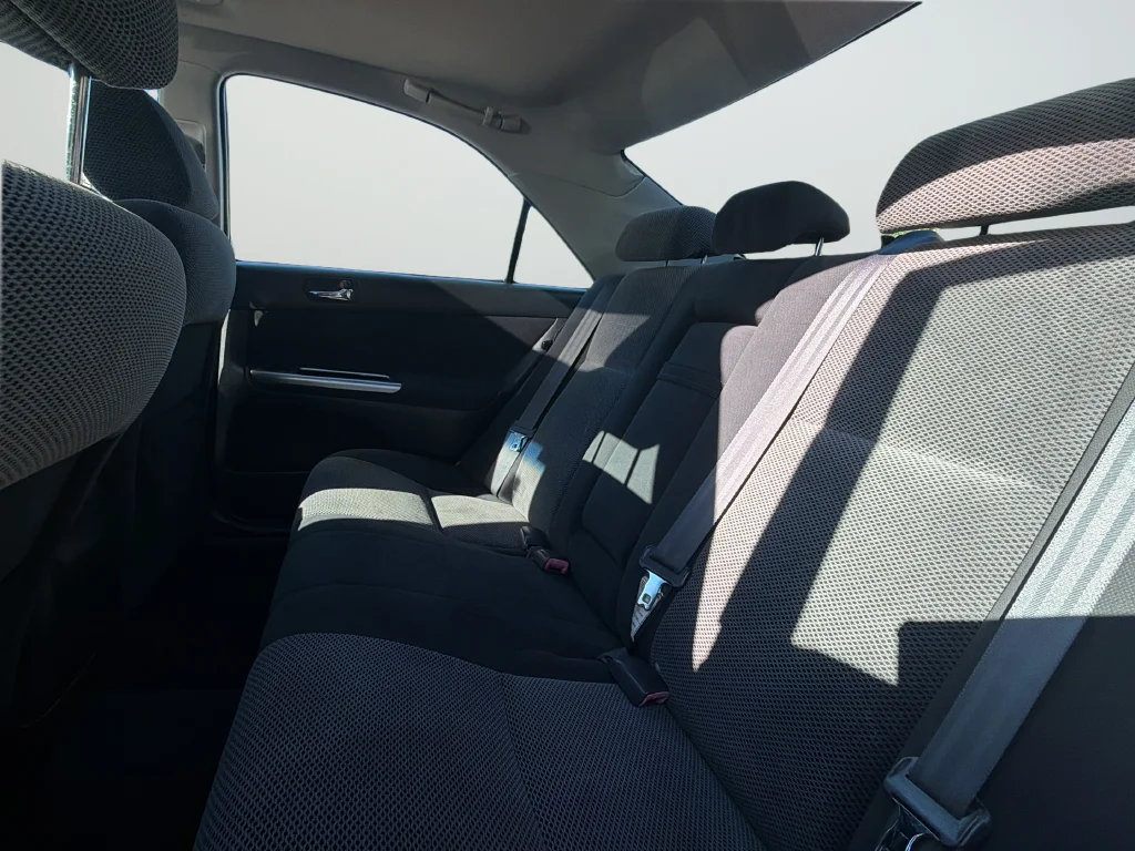 Used 2005 White Toyota SE image 29