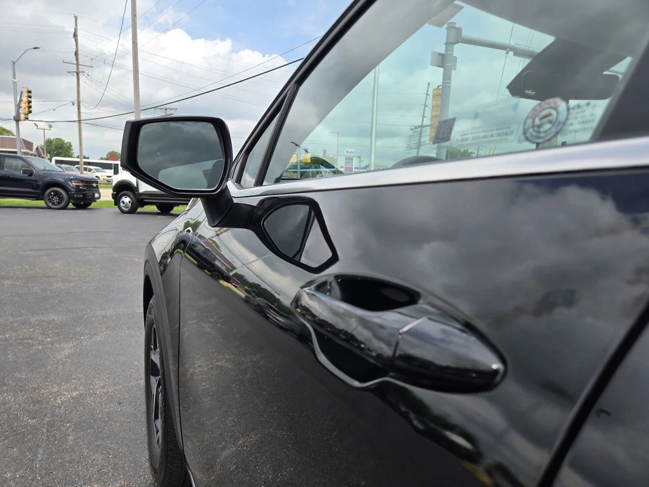 Used 2025 Ebony Black Kia LX image 38