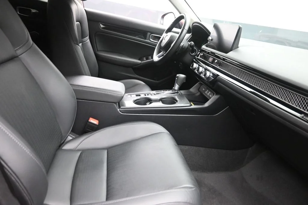 Used 2024 Red Honda Touring image 9