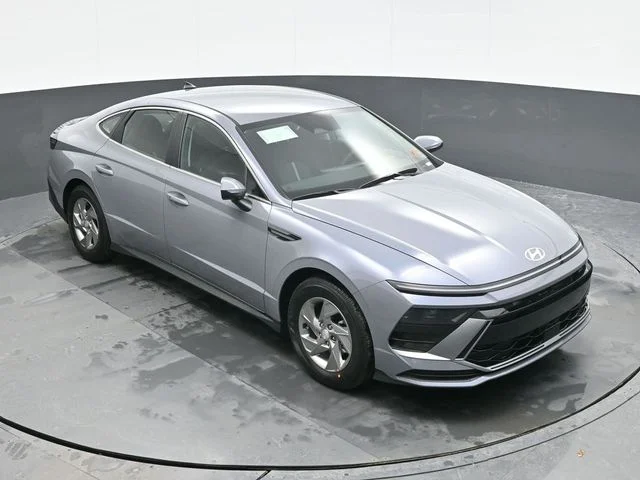 New 2026 Blue Hyundai SE image 14