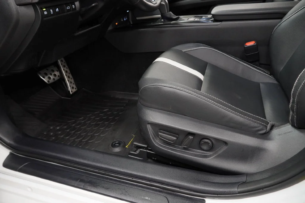 Used 2025 White Toyota SE image 39