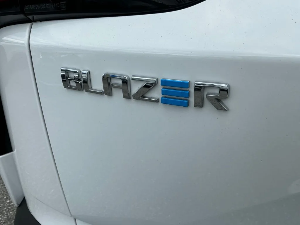 Used 2024 White Chevrolet LT image 25