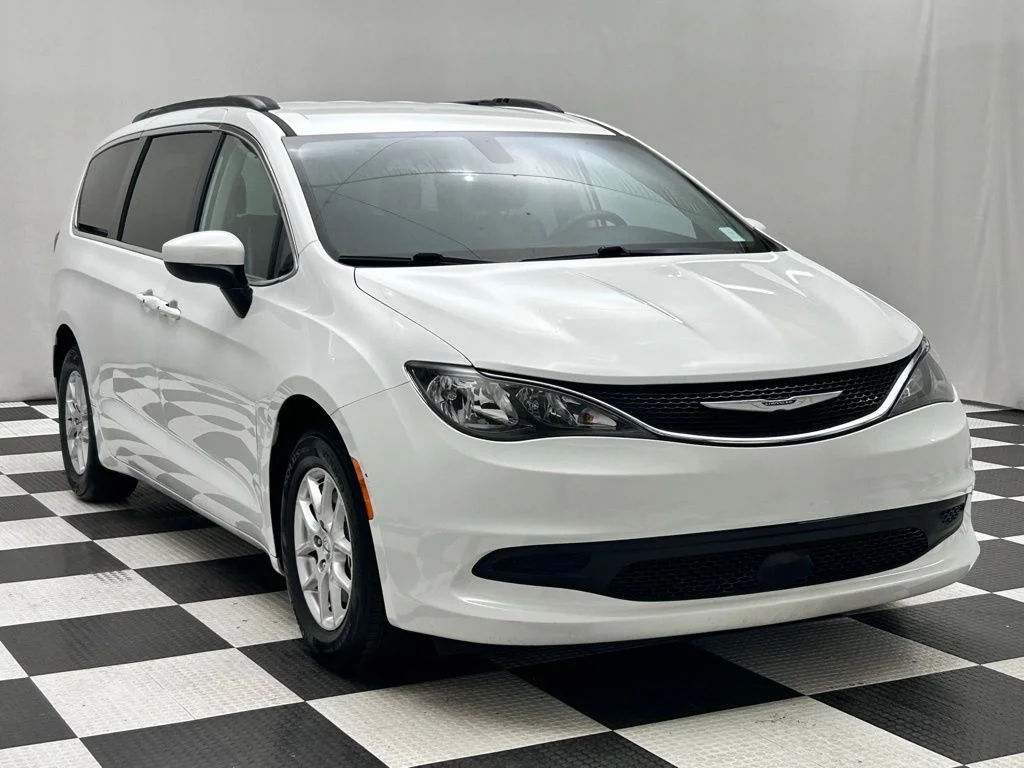 Used 2021 White Chrysler LXI image 2