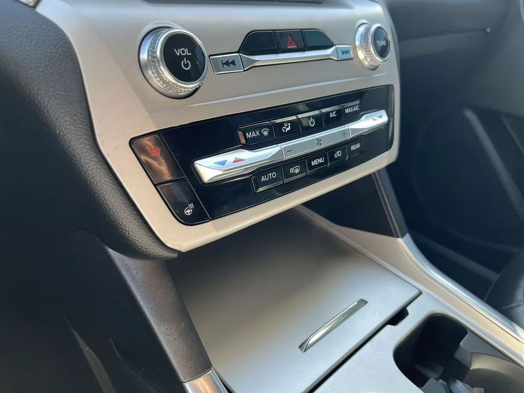 Used 2023 Silver Ford XLT image 19